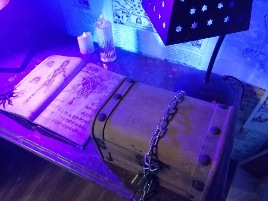 Aveiro: The Warren Files Escape Room Experience - A Thrilling Escape Challenge