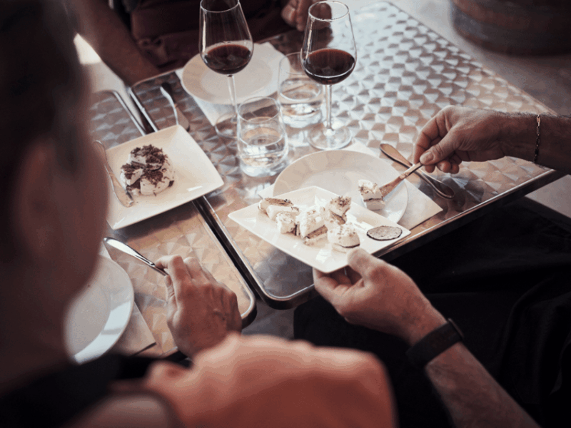 Avignon: Full Day Truffles and Chateauneuf-Du-Pape Wines - Truffle Farm Visit