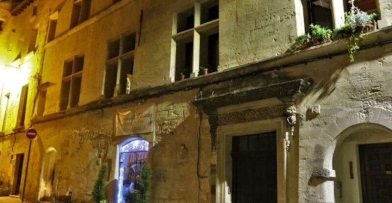 Avignon: Villeneuve Les Avignon - Booking Information