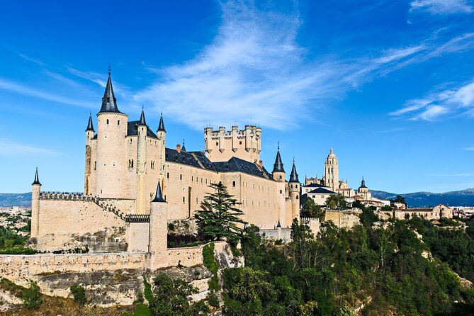 Avila and Segovia Full Day Private Tour With Gastronomic Lunch From Madrid - Pickup Information