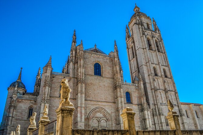 Avila and Segovia Full Day Private Tour With Gastronomic Lunch From Madrid - Segovia: The Majestic Alcázar