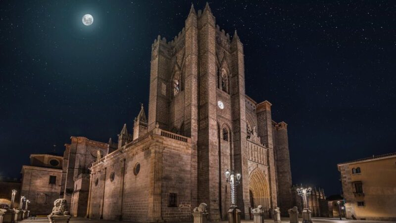 Avila: Cathedral Entry Ticket With Audio Guide - Audio Guide Features