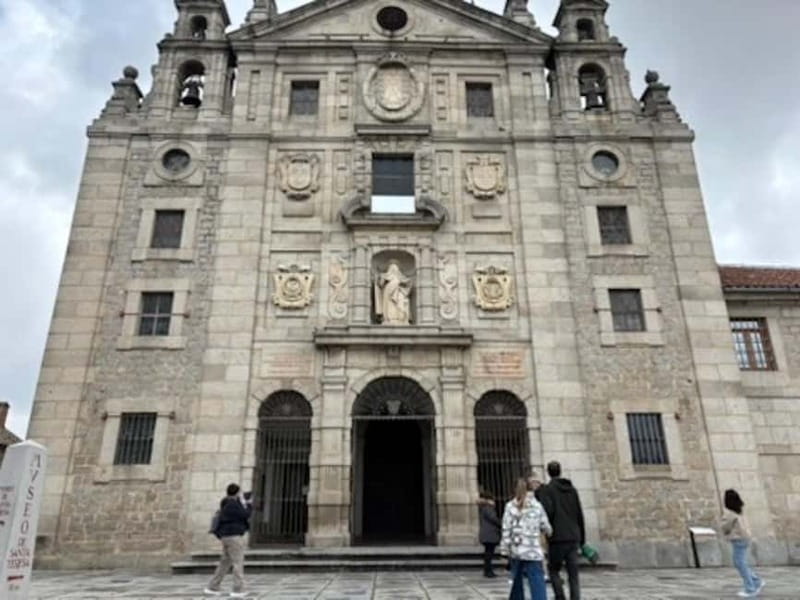 Avila: Private Tour Half Day Minivan Tour from Madrid - Who is This Tour Best For?  