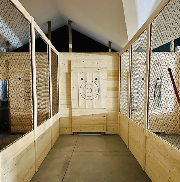 Axe Throwing Experience in Gdansk - Key Points