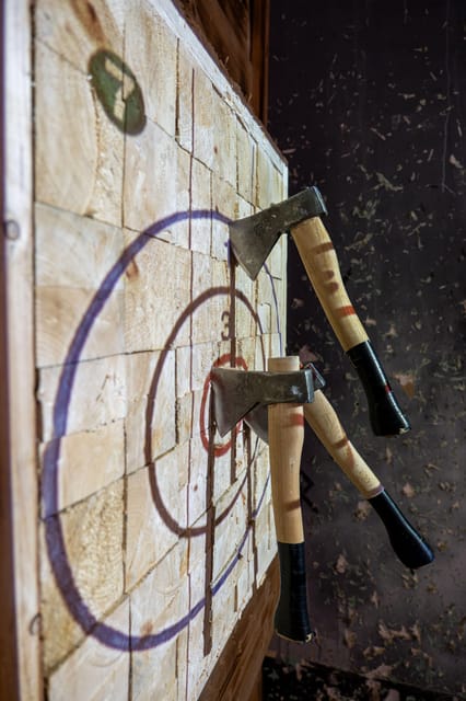 Axe Throwing in Fun Arena in the centre of Prague - Key Points