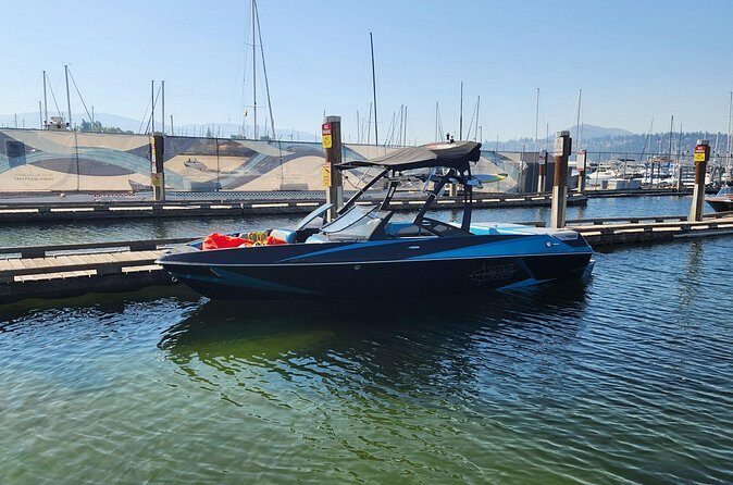 Axis T22 Wake Surfing Boat Rental - An In-Depth Look at the Experience