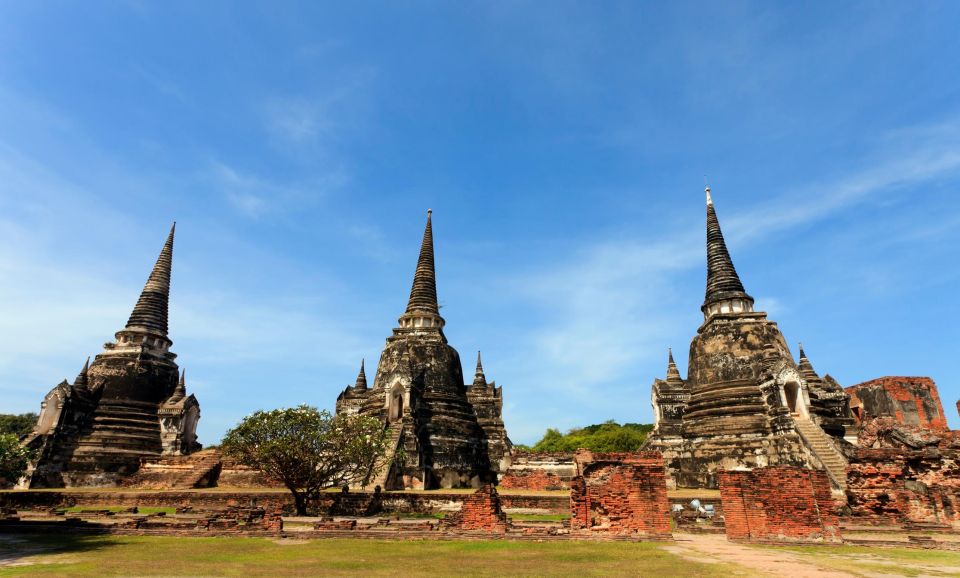 Ayutthaya'S Heritage Revealed a Day Tour From Bangkok - Visiting the Bang Pa-In Palace