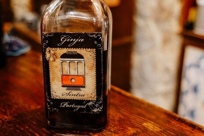 Azenhas do Mar, Palacio da Pena, Regaleira and Castelo dos Mouros. - Introduction: An Authentic Day in Sintra