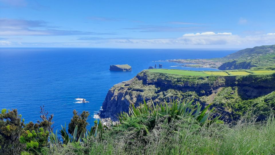 Azores: Explore the Dramatic Crater of Sete Cidades - Picturesque Volcanic Lakes