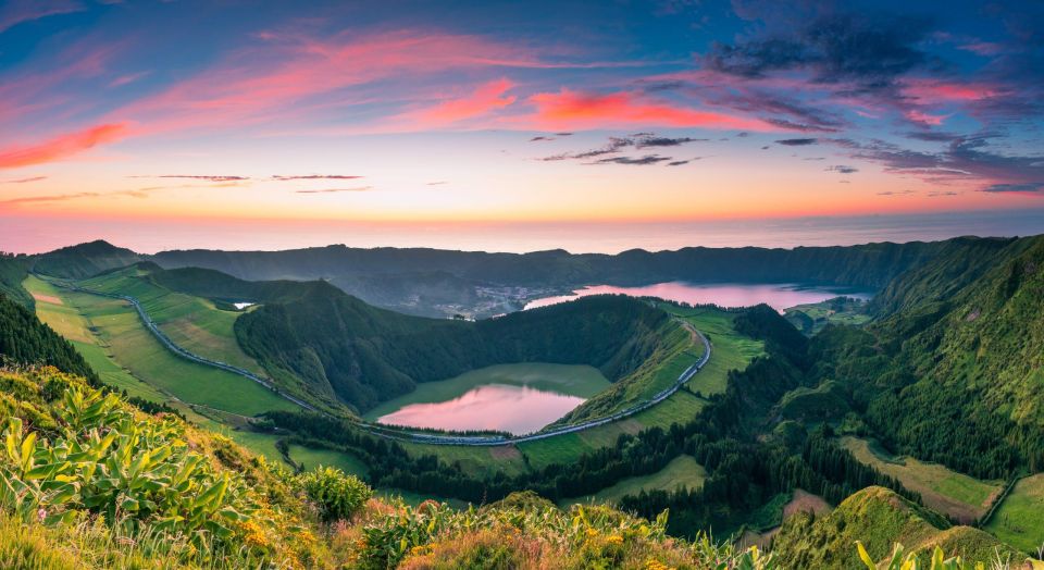 Azores: Explore the Dramatic Crater of Sete Cidades - Guided Tour by Certified Guide