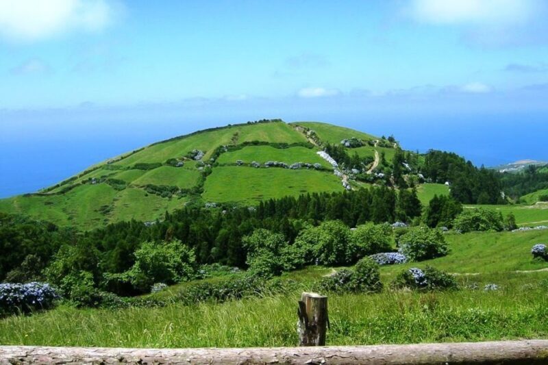 Azores: Sete Cidades Scenic Jeep Tour from Ponta Delgada - The Experience in Detail