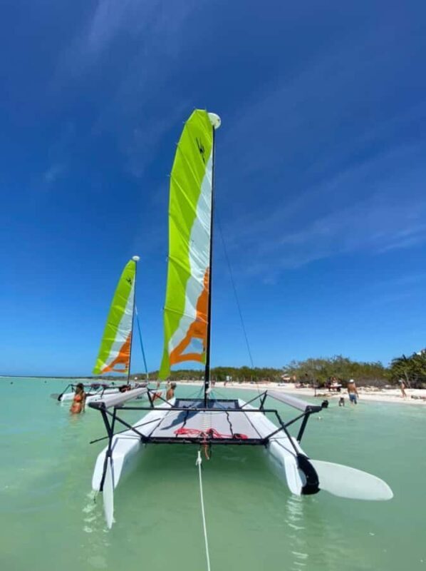 Bacalar: Eco-friendly tour on a Hobbie Getaway catamaran - Key Points