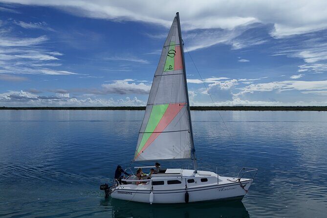 Bacalar Private Sailing Tour Open Bar with Pick Up - FAQs  