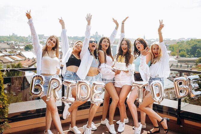 Bachelorette Royal Bar Crawl through South Slope District - Key Points