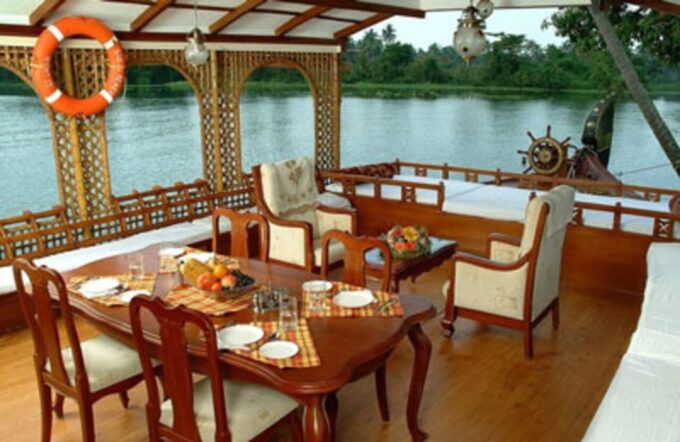 BACKWATER HOUSEBOAT TOUR FROM COCHIN PORT - Cruise Passenger Requirements