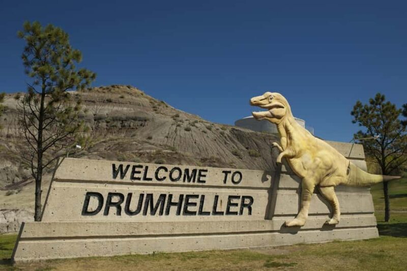 Badlands Tour: Drumheller with Museum, Hoodoos & Dinosaurs - Horseshoe Canyon: The First Stop