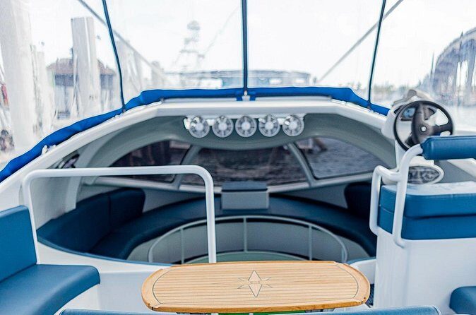 Bahamas on a Semi Submersive Glass Bottom Boat - The Sum Up