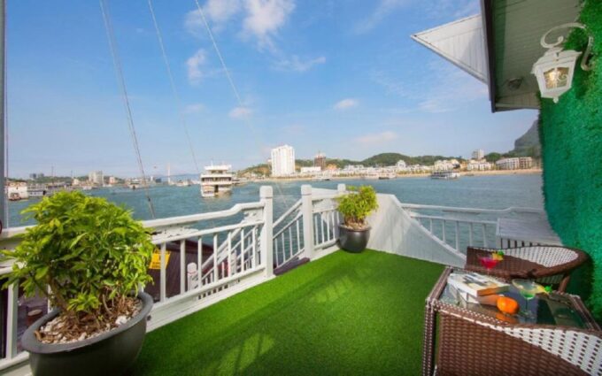Bai Tu Long Bay 2-day Cruise Cave, Kayaking, Fishing Village - Customer Experiences