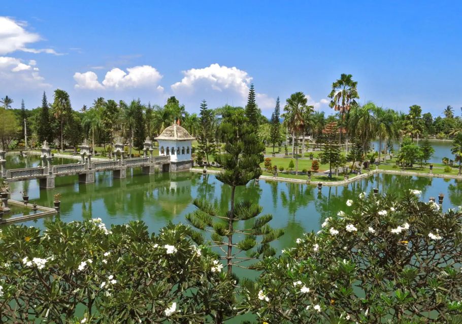 Bali: 2D1N Private East Island Tour + Overnight in Hotel - Sunrise Experience