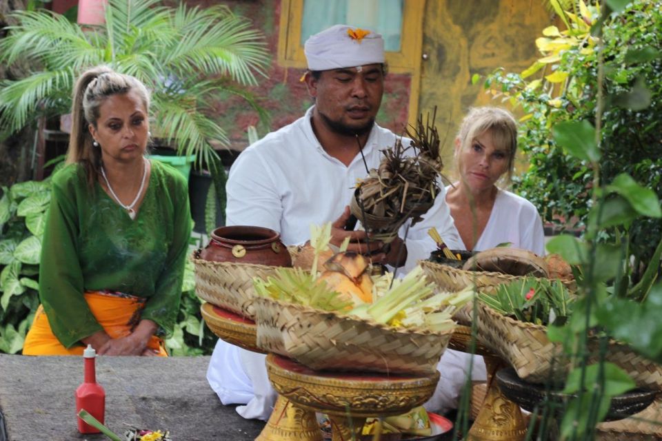 BALI : Ancient Holistic Healing by Local Priest Private Tour - Balinese Traditional Attire