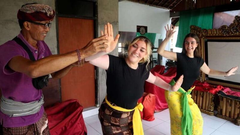 Bali : Balinese Dance Class for All Levels led by instructor - Key Points