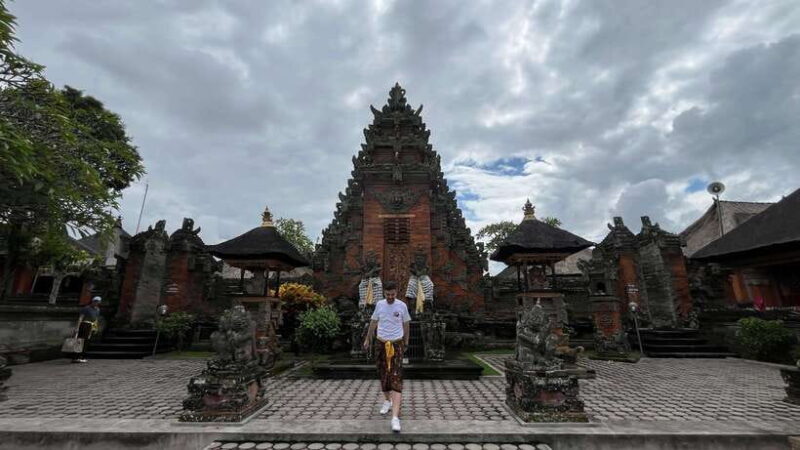 Bali: Batuan temple, Monkey Forest, Kato Lampo waterfall - FAQ