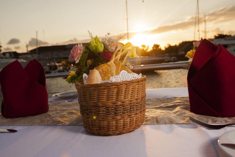 Bali Benoa: 5-Course Romantic Dinner Cruise With Live Music - Experience Highlights