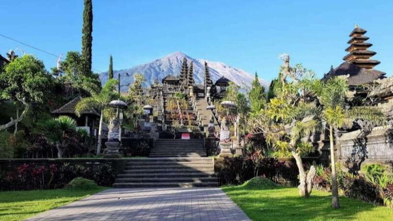 Bali: Besakih temple, Tukad Cepung waterfall, Penglipuran - An In-Depth Look at the Tour Experience