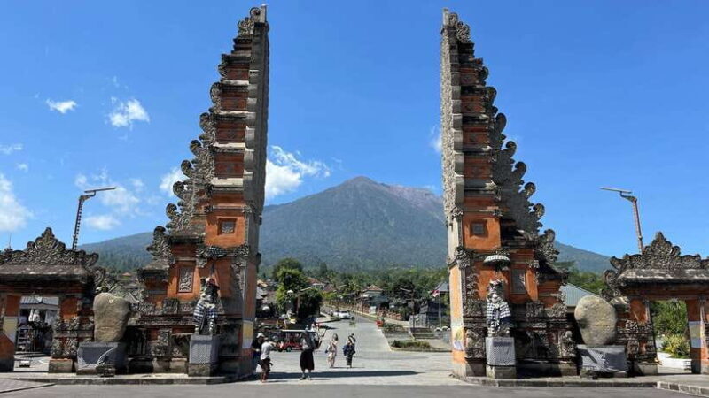Bali: Besakih temple, Tukad Cepung waterfall, Penglipuran - Practical Tips for Travelers