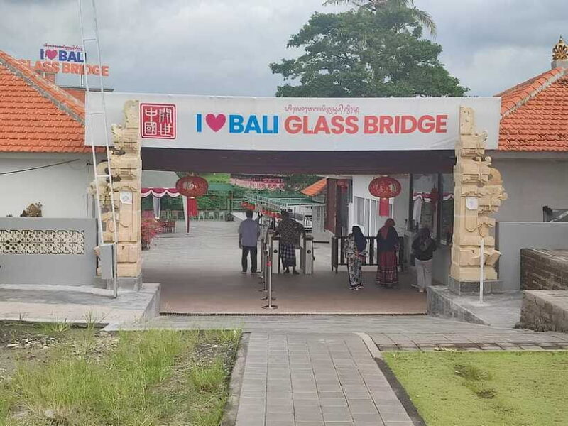 Bali: Glass Bridge Admission Ticket - The Sum Up