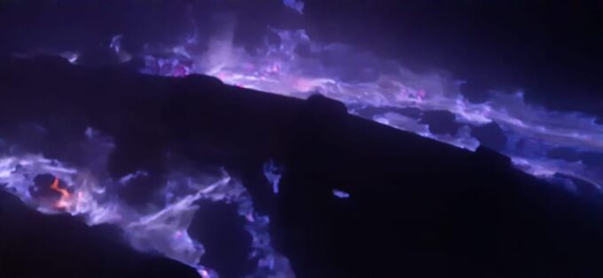 Bali: Ijen Crater Blue Fire Phenomenon 1-Day Tour - Blue Fire Phenomenon and Crater Lake