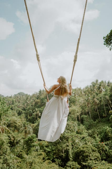 Bali: Lempuyang Temple Tour With Photographer Bali - Goa Raja Waterfall
