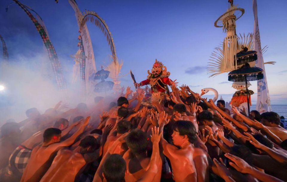 Bali: Melasti Beach Sunset & Kecak Dance Show Tour - Key Points