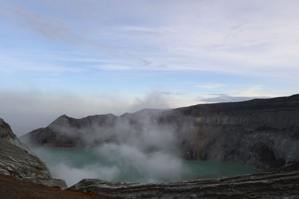 Bali: Mount Ijen Guided Night Walking Tour With Breakfast - Key Points