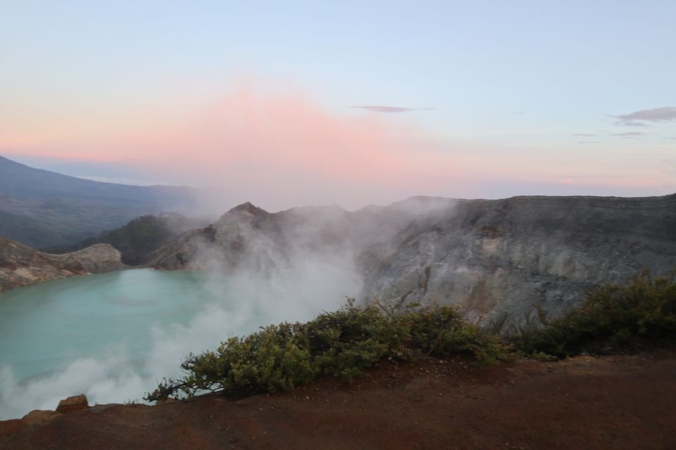 Bali: Mount Ijen Guided Night Walking Tour With Breakfast - Transportation and Logistics