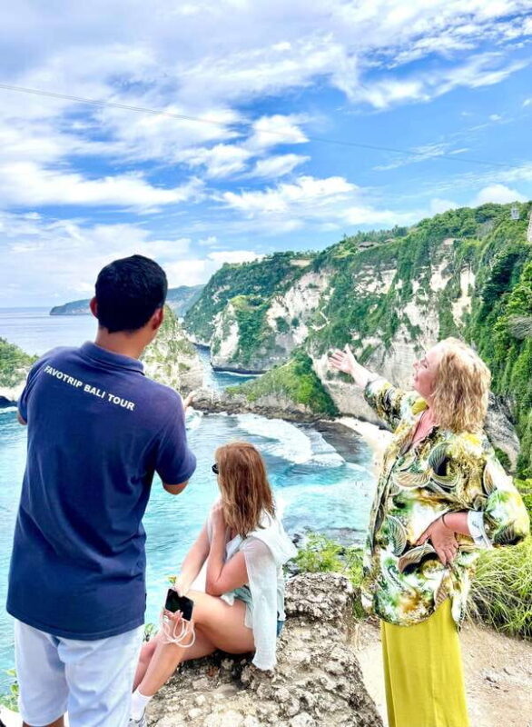 Bali: Nusa Penida: Day Trip with Local Tour Guide - Key Points
