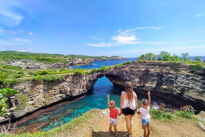 Bali-Nusa Penida. Western Part. Private Car. All-Inclusive - Ticket Fastboat Roundtrip
