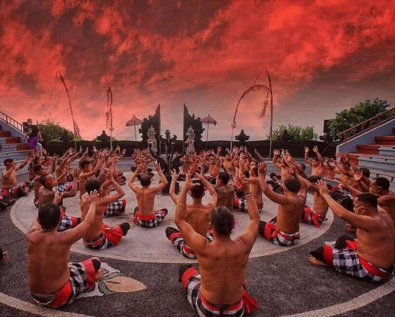 Bali: Padang Padang Beach, Uluwatu Temple & Kecak Dance - Key Points