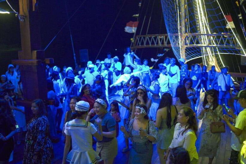 Bali: Phinisi Sunset Dinner Cruise with Entertainment - Practical Details That Matter