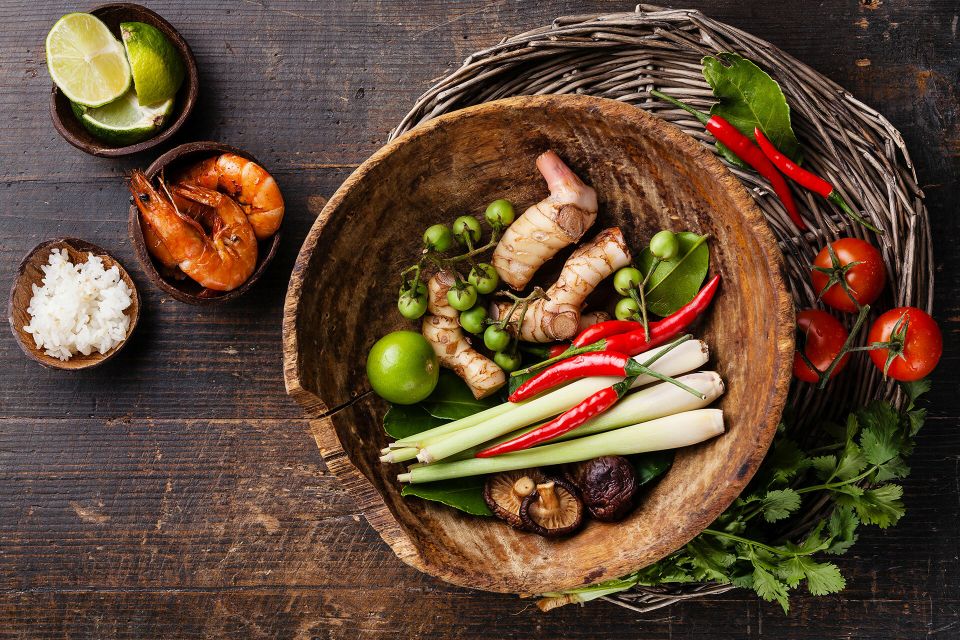 Bali: Private Balinese Cooking Class in a Family Home - Balinese Cooking Demonstration