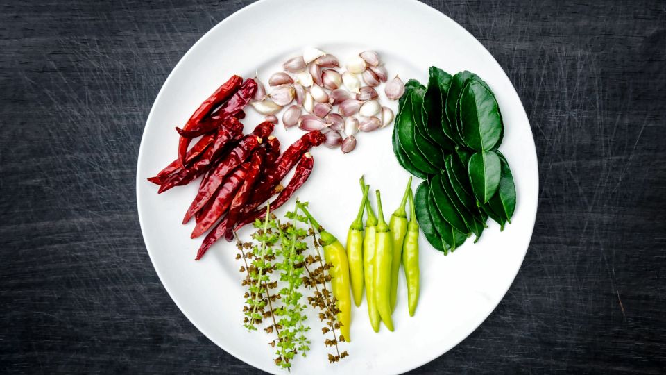 Bali: Private Balinese Cooking Class in a Family Home - Dining in an Informal Setting