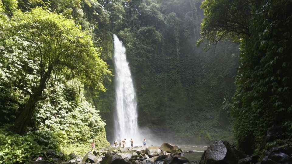 Bali Private Tour Best Waterfall With Tanah Lot Temple - Tanah Lot Temple Sunset Views