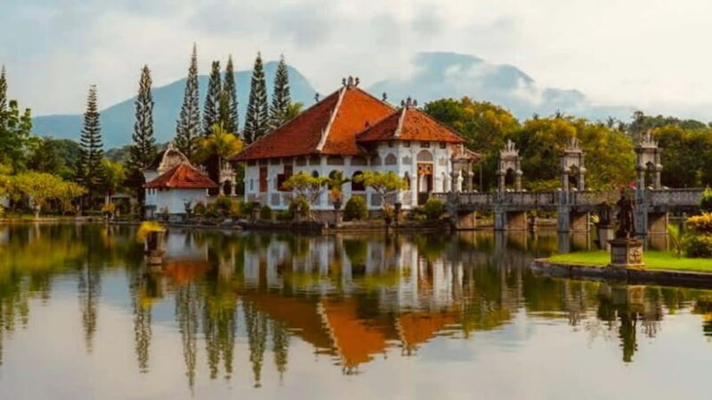 Bali: Private Tour to Lempuyang Temple, Tirta Gangga, and - Taman Soekasada Ujung: A Hidden Gem