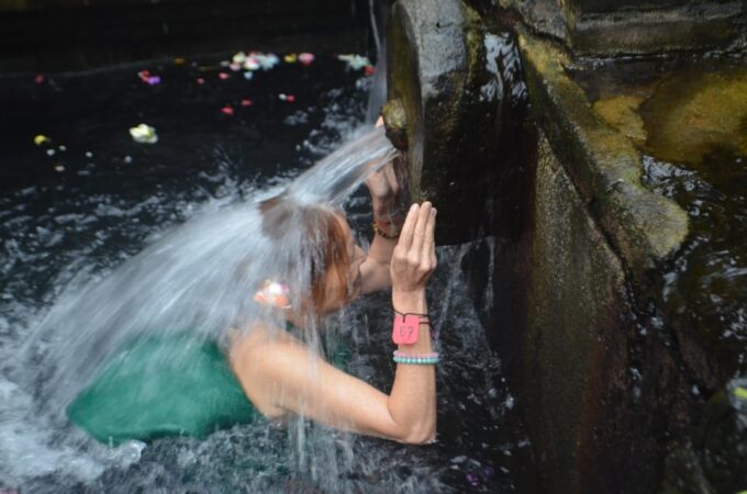 Bali: Purification at Tirta Empul Temple - Balinese Costume and Wetsuit
