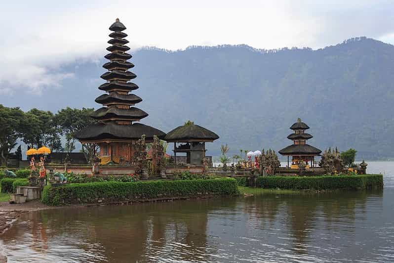 Bali: Sekumpul Waterfall, Twin Lakes, and Ulun Danu Tour - Lake Tamblingan