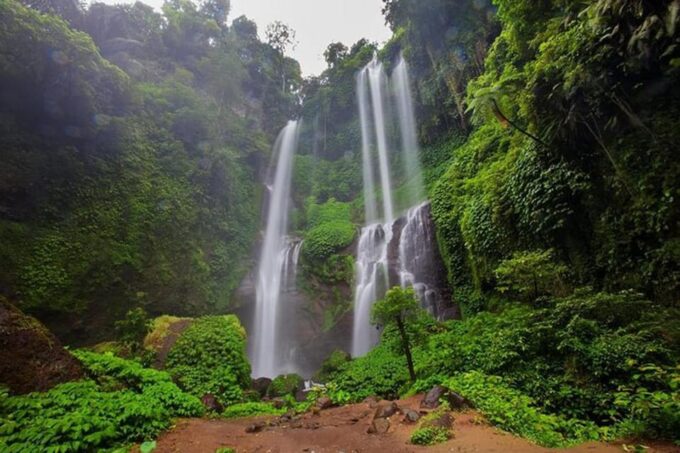 Bali: Sekumpul Waterfall, Twin Lakes, and Ulun Danu Tour - Local Lunch