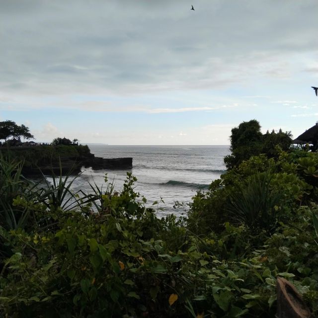 Bali Sunset: Tanah Lot Temple With Complementary Drink - Nearby Attractions to Explore