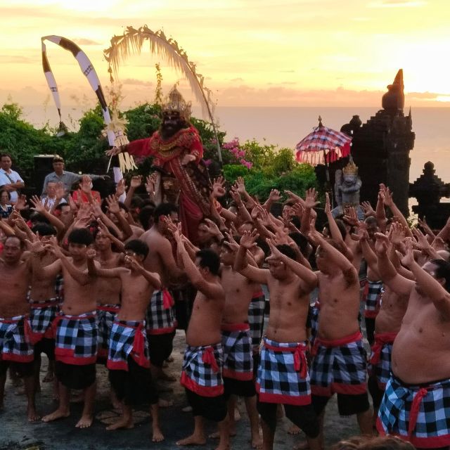 Bali Sunset: Uluwatu Kecak Dance With Return Transfer - Highlights of the Kecak Dance