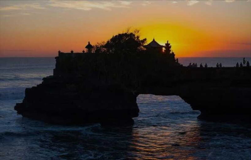 Bali: Tanah lot, Monkey Forest, Taman Ayun Sunset Tour - The Sum Up