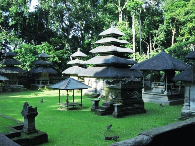 Bali : Tanah Lot Temple Tour With Sunset Dinner - Frequently Asked Questions